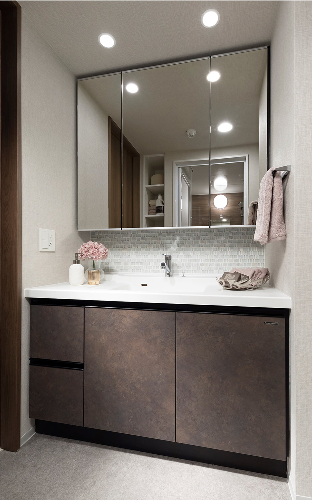 Powder Room／Rest Room