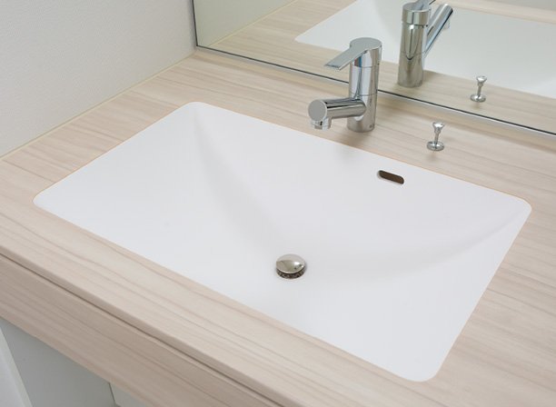 カウンター一体型洗面器