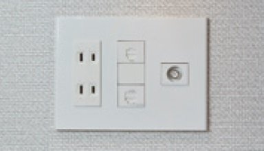 マルチメディアアウトレット