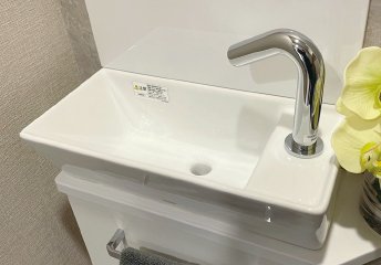 手洗器自動水栓(レストルームドレッサー付)