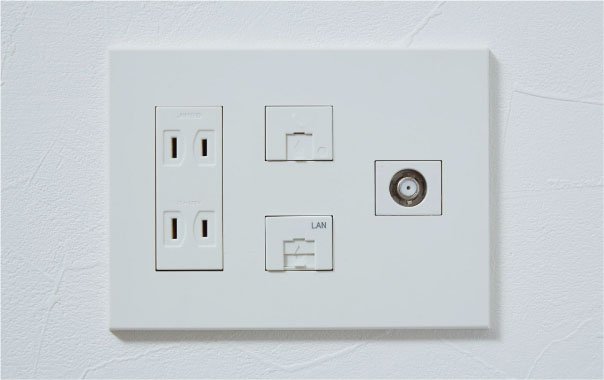 マルチメディアアウトレット