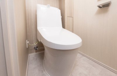 スタイリッシュなシャワートイレ一体型便器