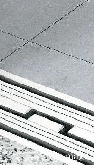 つまずき、はまり込み防止敷居間隔10mm