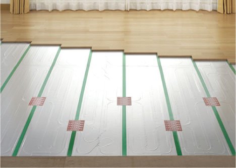 足元からあたたかい
温水式床暖房