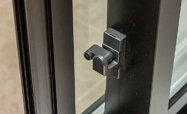指はさみ防止機能付きサッシ