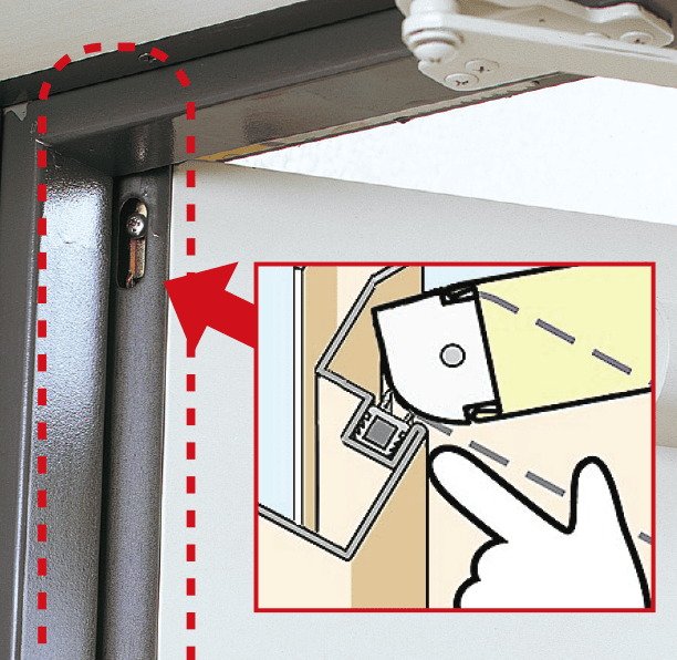 指はさみ防止機能の
玄関ドアを採用