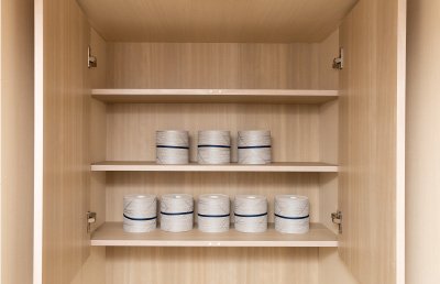 トイレ吊り戸棚