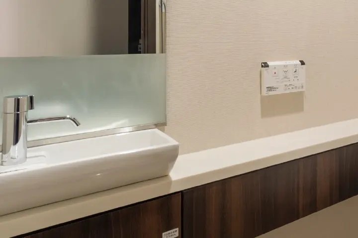 トイレ手洗いカウンター