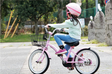 小さな自転車の保管に幼児用自転車置場