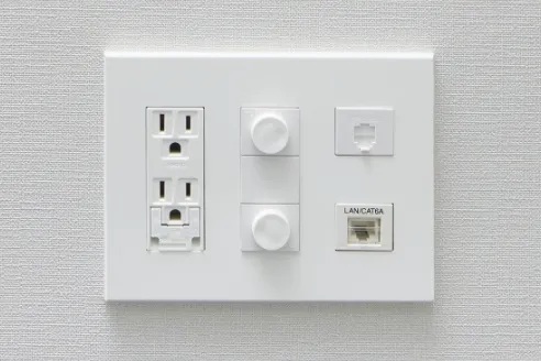 マルチメディアコンセント
