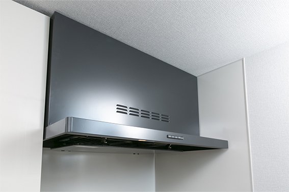 臭いや煙をパワフルに吸い込む整流板付レンジフード