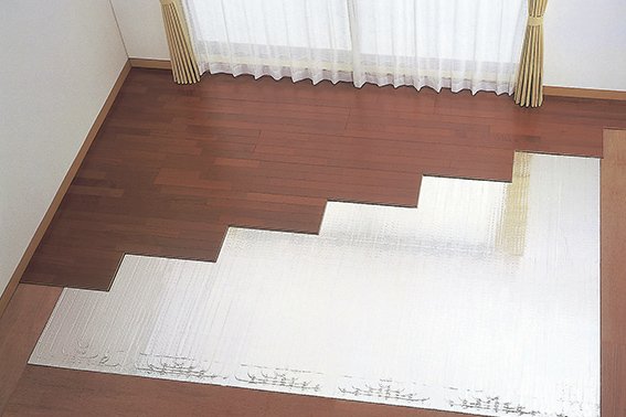 足元から部屋全体を暖めるTES温水式床暖房