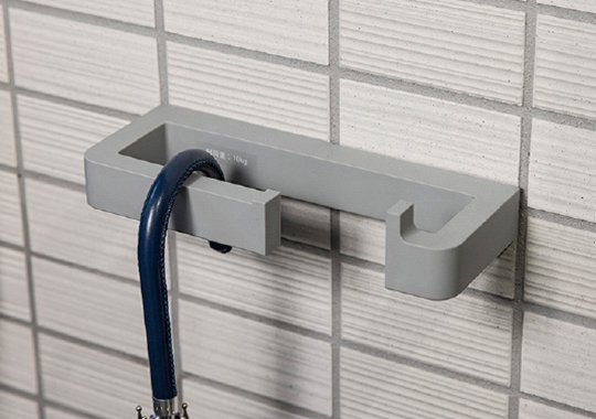 玄関先の傘掛けフック