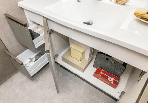 フロアキャビネット