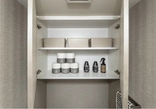 トイレ吊戸棚