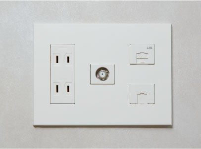 マルチメディアコンセント