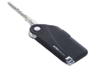 センサーの近くを通行するだけで解錠するRaccessポップアップキー（ハンズフリーキー）