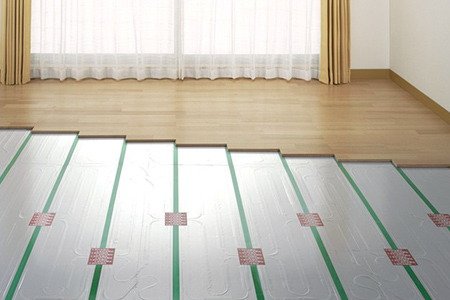 温水式床暖房