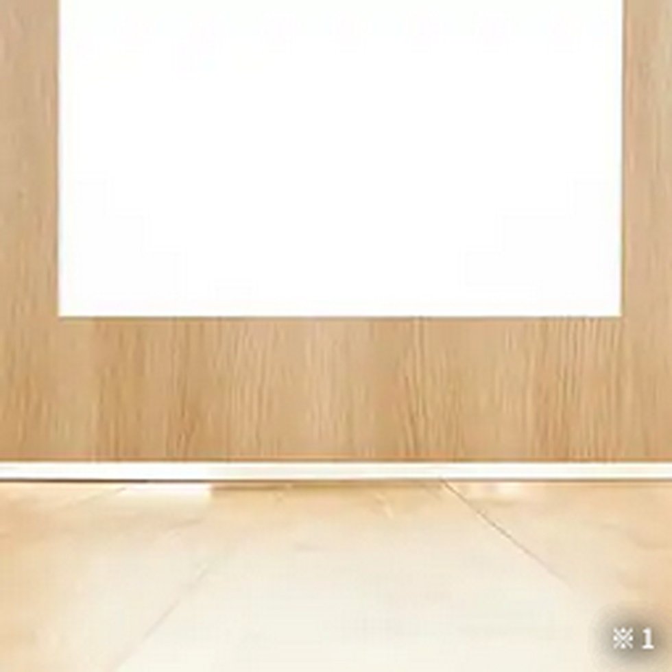 扉の下には隙間