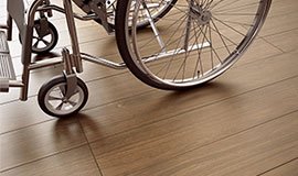 基材が硬いから
車イスの使用が可能