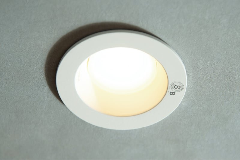 長寿命・省エネ仕様のLEDダウンライト