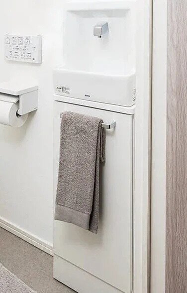 タオル掛け付き
手洗自動水栓
（手洗下キャビネット付）