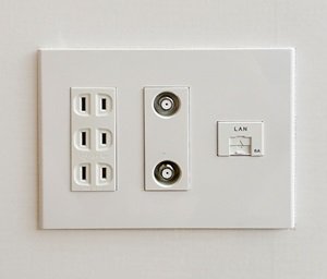 マルチメディアコンセント