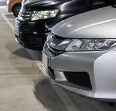 屋根付き分譲駐車場完備