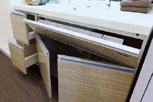 収納豊富なキャビネット