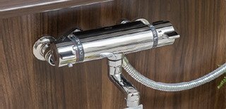 サーモスタット付混合
水栓&浴室カウンター