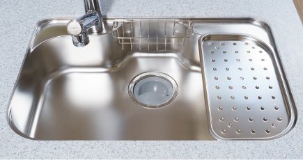 空間を立体的に使い、作業効率を向上させるステンレスマルチシンク