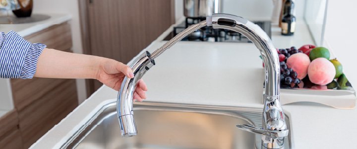 タッチレス蛇口一体型
浄水器［LC］