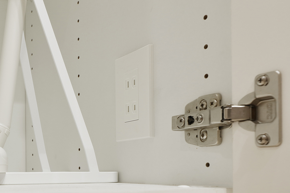 物入内コンセント