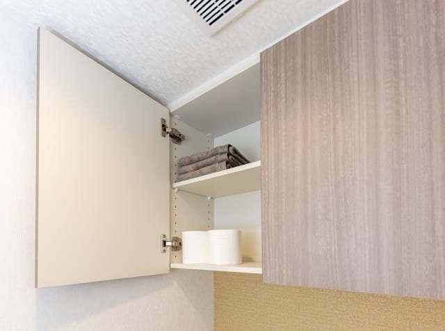 トイレ吊戸収納
