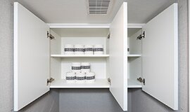 トイレ上部吊戸棚