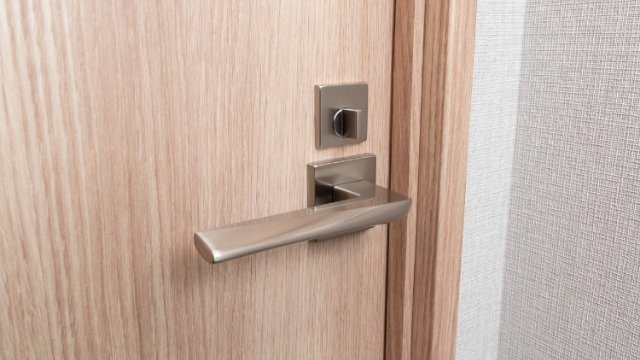 トイレドアの内鍵