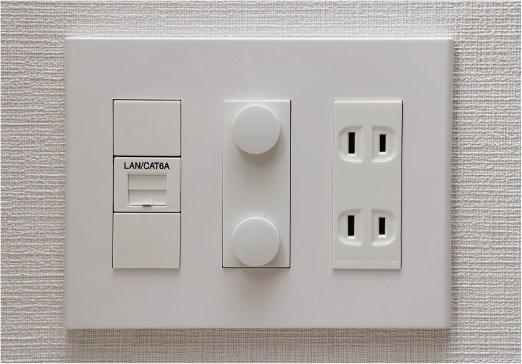 マルチメディアコンセント