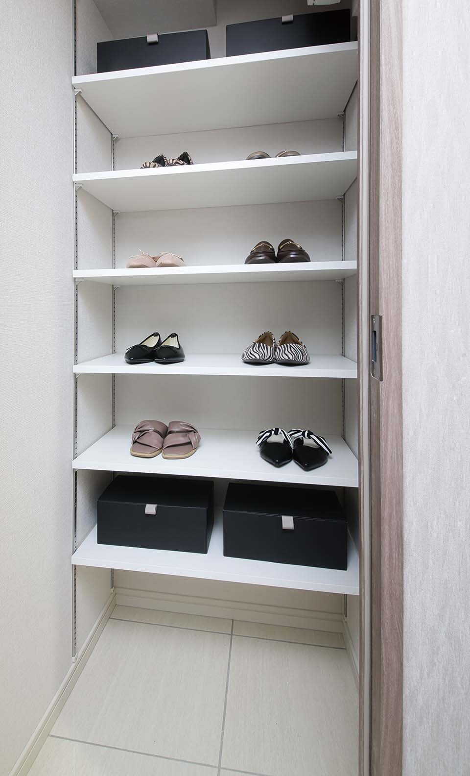 玄関の清潔感と美しさを演出するシューズインクローゼット