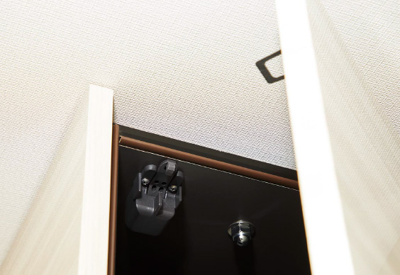 耐震ラッチ