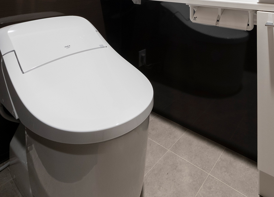 ロールシルエットトイレ