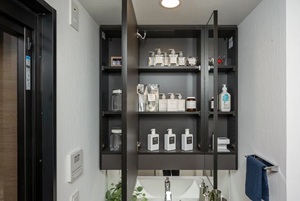 曇り止めヒーター付三面鏡裏収納