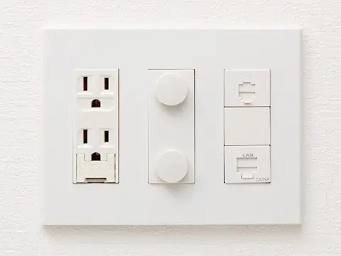マルチメディアコンセント