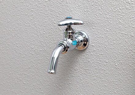 ガーデニングにお掃除に
便利な屋外散水栓