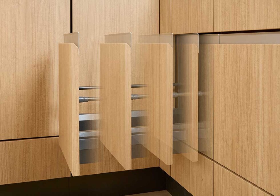 スライド収納（ソフトクローズ付）