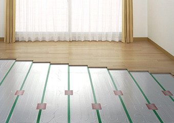 温水式床暖房