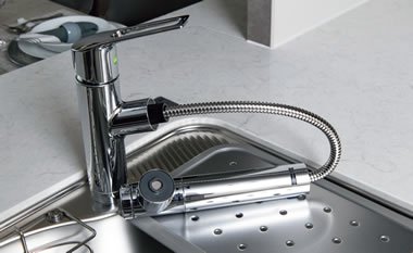 浄水機能付ハンドシャワー水栓