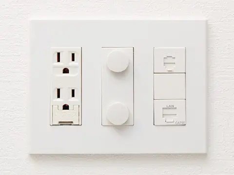 マルチメディアコンセント