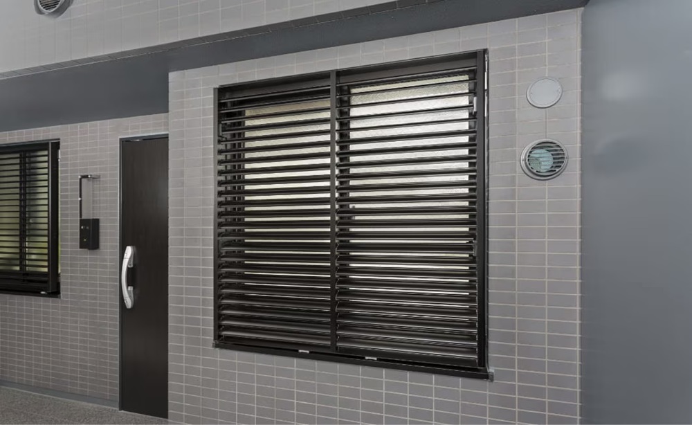 可動ルーバー面格子