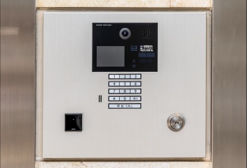 玄関集合インターホン