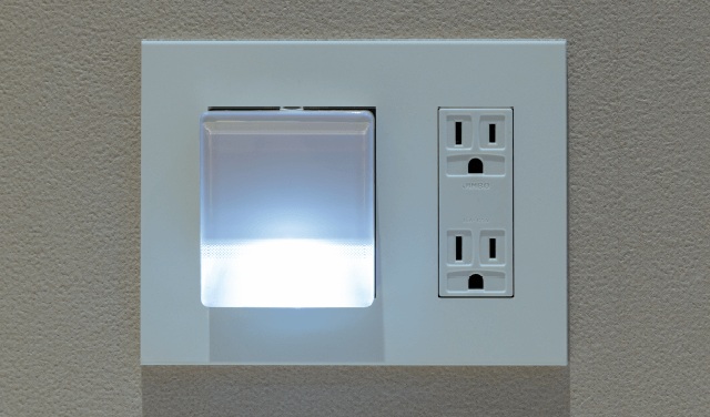LED足元保安灯